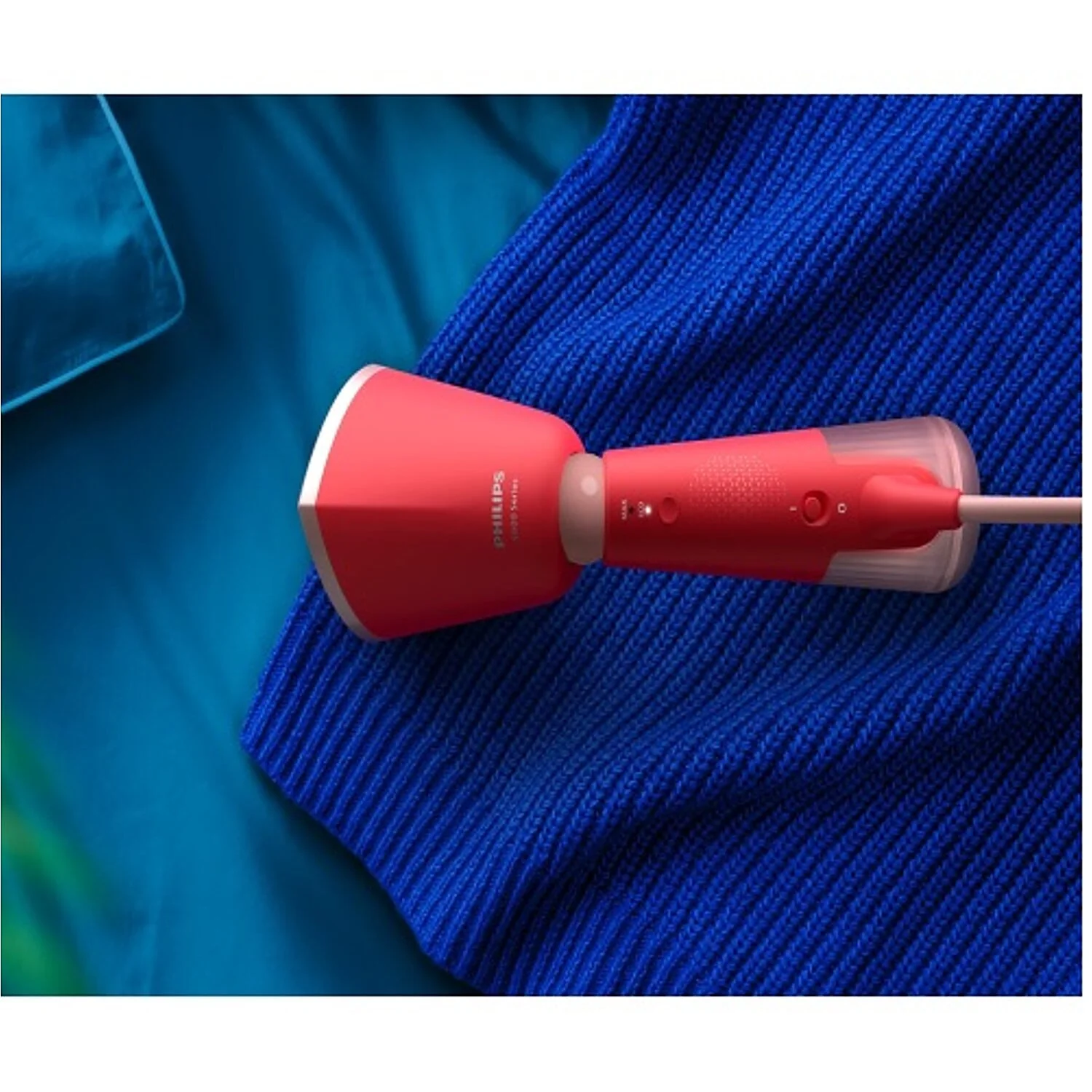 Philips 5000 series handheld steamer with lightweight design for effortless wrinkle removal - STH5020/40 - EMP - Image 2
